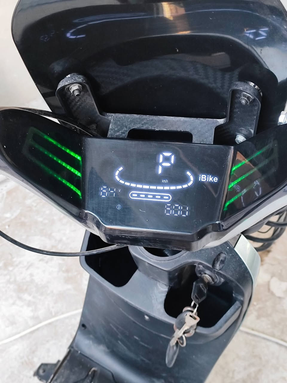 ماطور شحن
نظام امان P 
سرعة 55 
بطاريات 100٪100 
السعر 300 وبي مجال 
***********‪ 
الرقم بي واتساب
