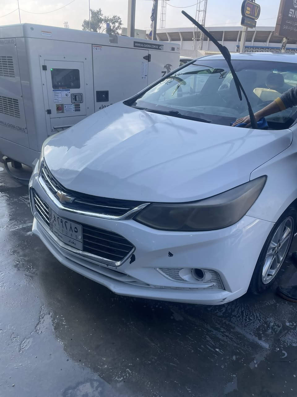 السلام عليكم كروز موديل ٢٠١٨ حادثها جاملغ امامي حادث امريكا ويمي صار بيها حادث بالجاملغ الخلفي كير محرك تبريد كله نظيف بغداد صارت حره قبل شهرين والتحويل مضمون سعرها ٨٠ ورقة مكاني زيونه او الدورة 
***********
