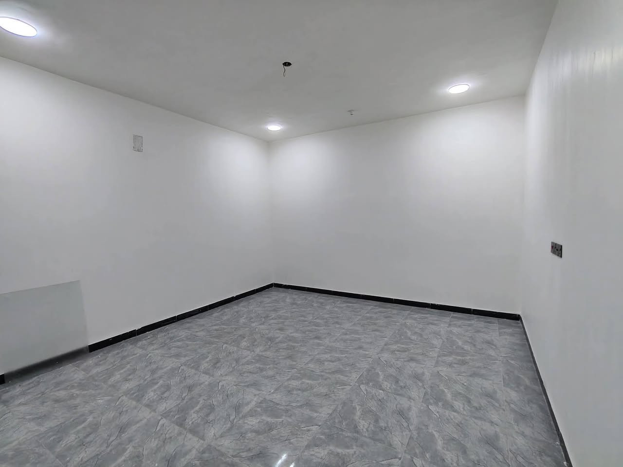 مشتمل للبيع طاب وزراعي سند 25 ورقم من قبل البلديه بناء حديث كود حي الحكيم نزلت كاله مساحه 100 متر طابوق يتكون من غرفه نوم مطبخ هول استقبال السعر المطلوب 39 وبيها مجال للشراي

الاستفسار مراجعه مكتب دلالية حسن البيضاني  رقم المكتب ،،،،***********
عنوان المكتب حي لحكيم قرب سيطرة القديمه للاعلان عن عقاراتكم  أو المراسلة على الصفحة أو إرسال 
العرض ع الواتساب  
ليس لنا الحق برفع سعر العقار أو خفضه عملنا يختصر على تقديم أفضل الخدمات العقاريه وترويج العقارات ونشرها ع مواقع التواصل الاجتماعي على حسابي الخاص على الفيس بك توجد مجموعة عقارات تجارية سكنية دوانم زراعية مستعدون بيع وشراء العقارات نستقبل كافة العروض الزراعيه والطابو في مدينة الكوت
رقم المكتب          حسن البيضاني.      ***********
