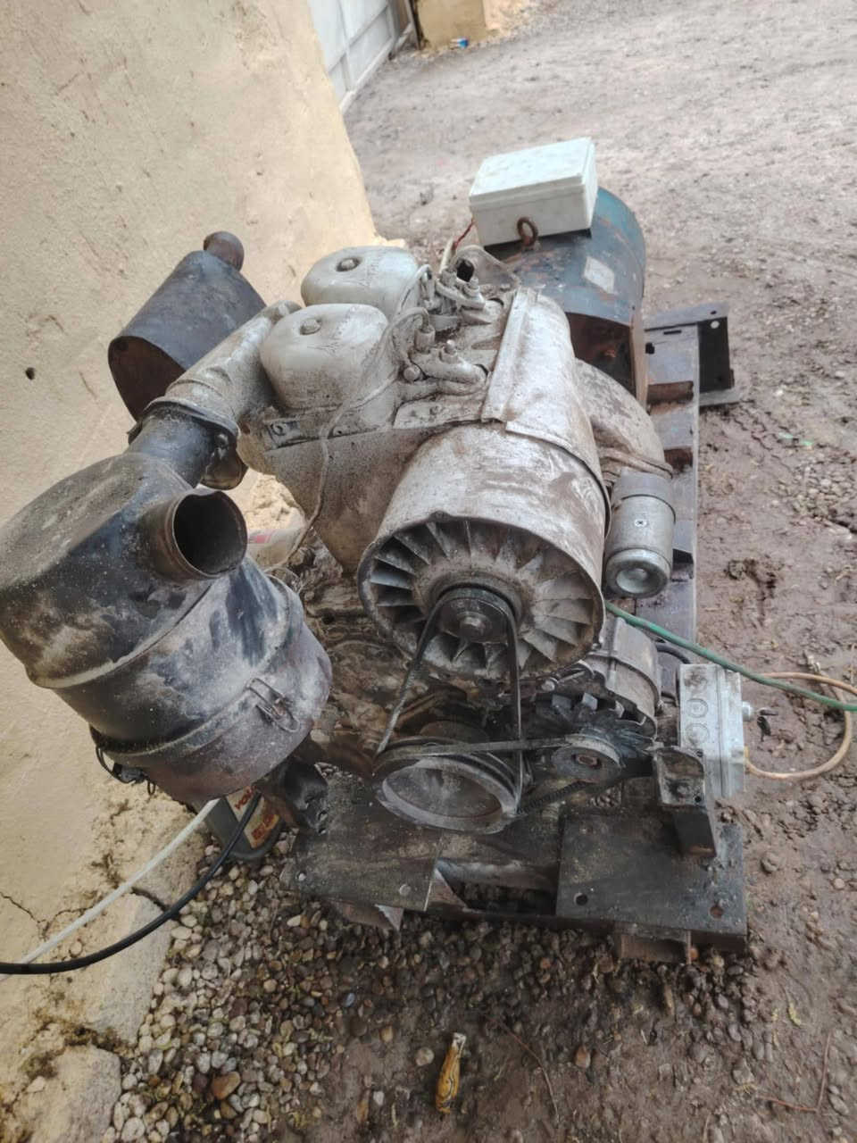 سلام عليكم لبيع مولد دويز 2 بستم ألماني ابو صاروخ حجم 912 رأس رأس توليد 15 كيفي سنكل شغال جاهز لاصرف ولاتبخير مكاني بغداد ابو غريب سريع سعر 14 ورقه وبيه مجال دولي تصال ***********
