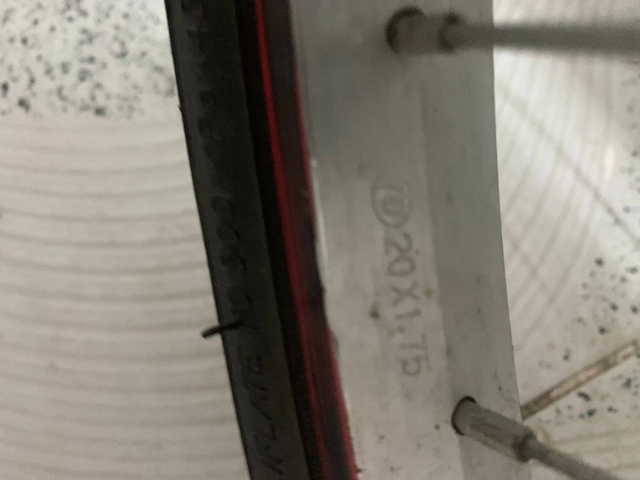 سلام عليكم
بايسكل للبيع طباكي اصلي مديل 2018 بايسكل توني منزله من الحاويه رايده ب80بي مجال قليل وياء غراض 
كاسحه
حبل دركه فسفوريات كصب جروصه 4 باجات 2 قفل ابو رقم  مرايات 2 مصاطر 3 مكاني سماوه الحكم قفله 75بايسكل جديد ونضيف نضافه 95/100


**إذا كنت صاحب هذا الإعلان وتريد حذفه لأي سبب، رجاءا أرسل رسالة إلى الدعم الفني**