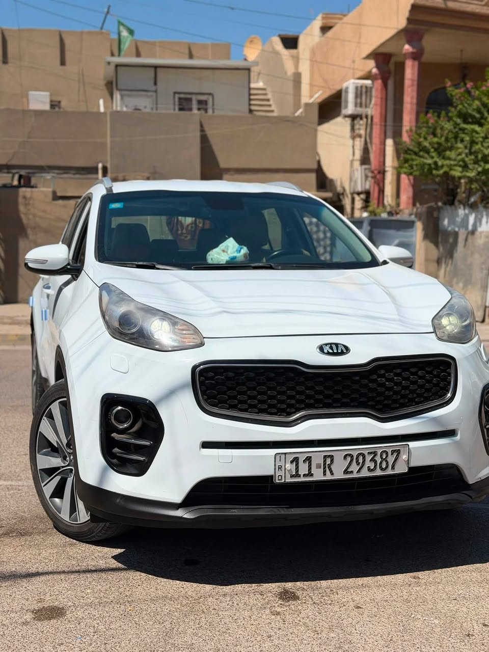 السلام عليكم للبيع او مراوس 
سبورتج 2017 خليجي كفاله من الصبغ والتبديل
محرك 2000دووش محرك كير بلادي شركه
ماشيه ١٤٠ حقيقي سياره جاهزه وجديده
موصفات عاديه تخم تاير جديد تبريد ثلج
رقم بغداد الجديد بسمي مكاني بغداد
السعررر 164 وبيها مجال
***********
