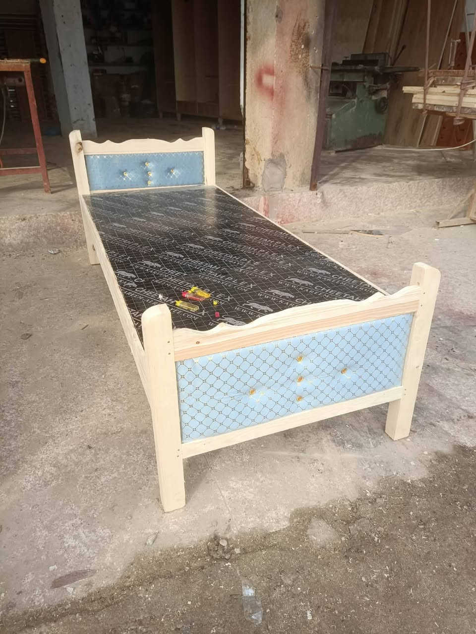 جرابي سعر 45 خشب نفر بأشكال مختلفه الخالص حي الجنود *********** يوجد توصيل
