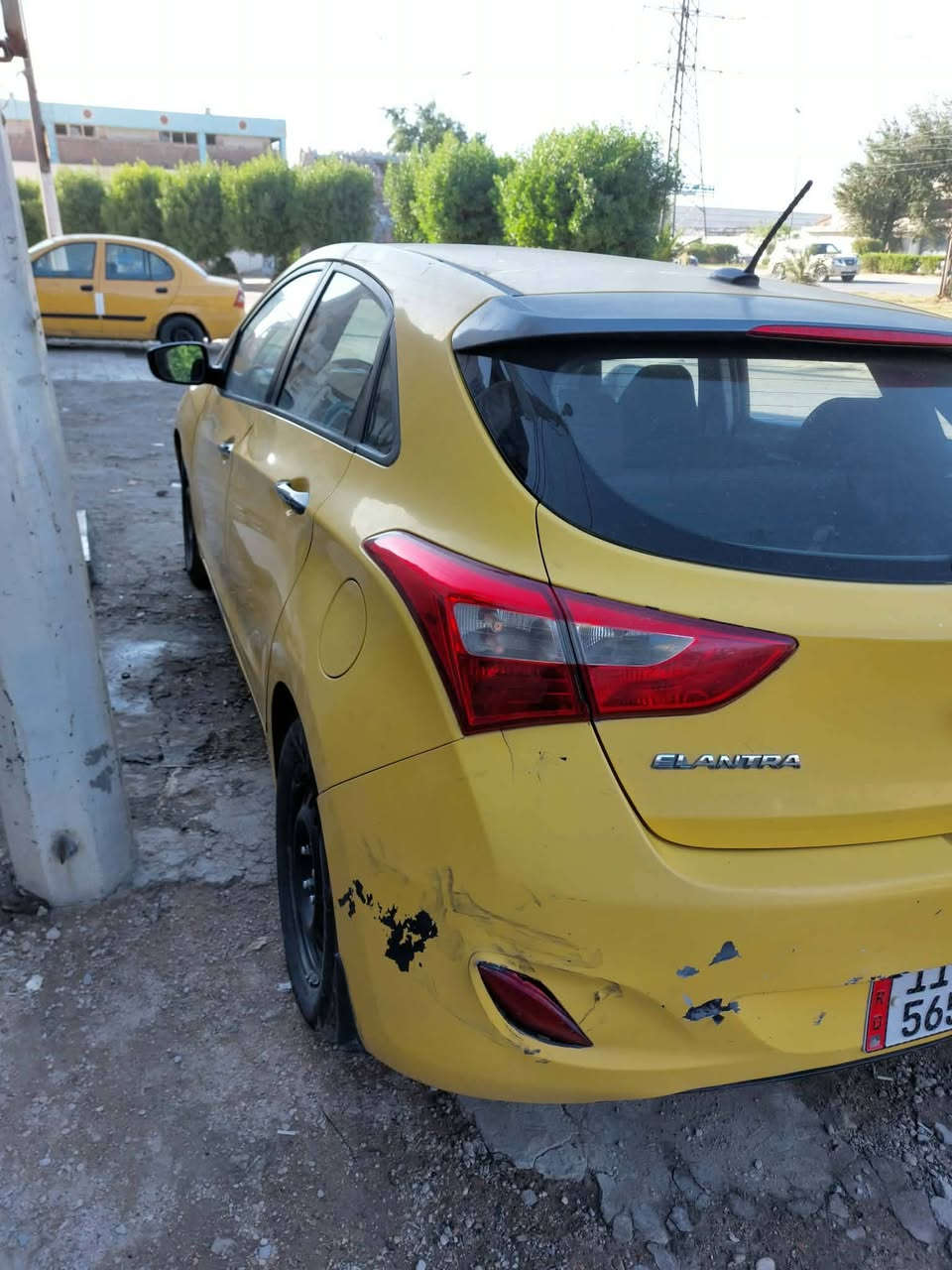 للبيع هونداي هاجباك2016 رقم بغداد الدولي جديد 
تخم تاير جدد
صدر أمامي خلفي
هزه جديده
سنويه جديده باسمي محرك2000تحكمات ستيرن جهتين 
نظام ايكوو تقليل بانزين
سياره جاهزه نظيفه من كلشي شغل وطلع ++بيه منضومه غاز كامله ٧٩ورقه وبيه مجال مكان بغداد الكاظميه *********** حاليا بيه كازكيت فقط بس شغاله السياره
