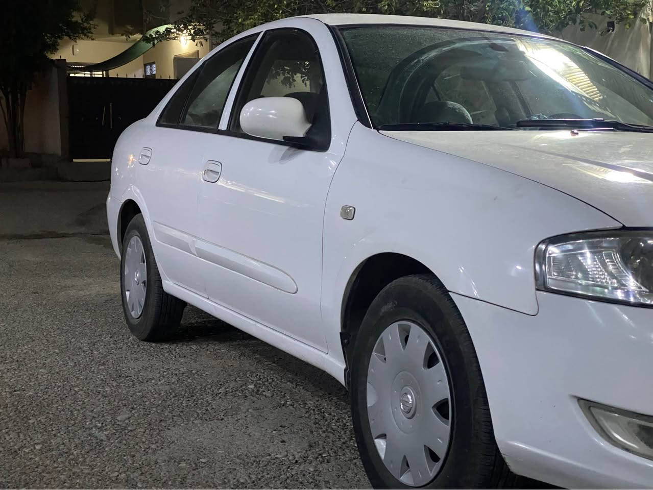 نيسان صني 2011 كوري رقم سليمانية محرك وگير وتبريد بشرط 4 طايرات  جديدة. هزة وسنوية جديدة لحد 2030 بي كوبون بنزين سيارة بي  أقل من ربع بابين صبغ إثر شخط  بدون دواخل ومكانات بسيطة بارد شرط التحويل والوكالة والغرامة....السعر 100 وبي مجال قليل للاستفسار الاتصال بالرقم
*********** كركوك, العراق
