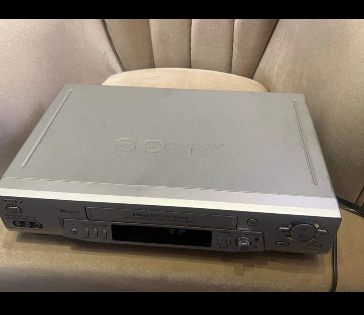 سلام عليكم
للبيع / فديو كاسيت VHS ماركة سوني

مولتي سستم 6 هيد مع الريمونت

السعر 80 الف مع التوصيل


**إذا كنت صاحب هذا الإعلان وتريد حذفه لأي سبب، رجاءا أرسل رسالة إلى الدعم الفني**