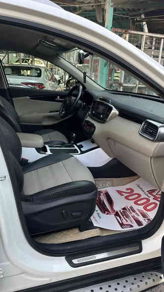 السلام عليكم 
سورنتو خليجي 7 راكب للبيع موديل 2016  السيارة عداد المسافة (104km) 
المواصفات :
السيارة فول عداً البانوراما  
7 راكب 
محرك 6 سلندر
فور ويل
كشنات جلد تدفئة تبريد ومغلفه بدوشمة اضافية
 المقاعد الامامية كهرباء 
سايد بريك كهرباء
اوتو هولد 
تبريد 3 قطع 
تحكم ستيرن جميع الجهات 
3 انظمه قيادة 
صندوق كهرباء 
جميع الايرباكات سليمة 
المري شفط 
حساسات امامي خلفي 
كاميرا خلفية 
زراكات امامية 
السيارة باسمي وتحويل ثاني يوم 
العنوان بغداد شارع فلسطين 
***********
 السياره نظيفة وبحالة جيدة / السونار مرفق مع الصور 
السعر 207 وبيها مجال
