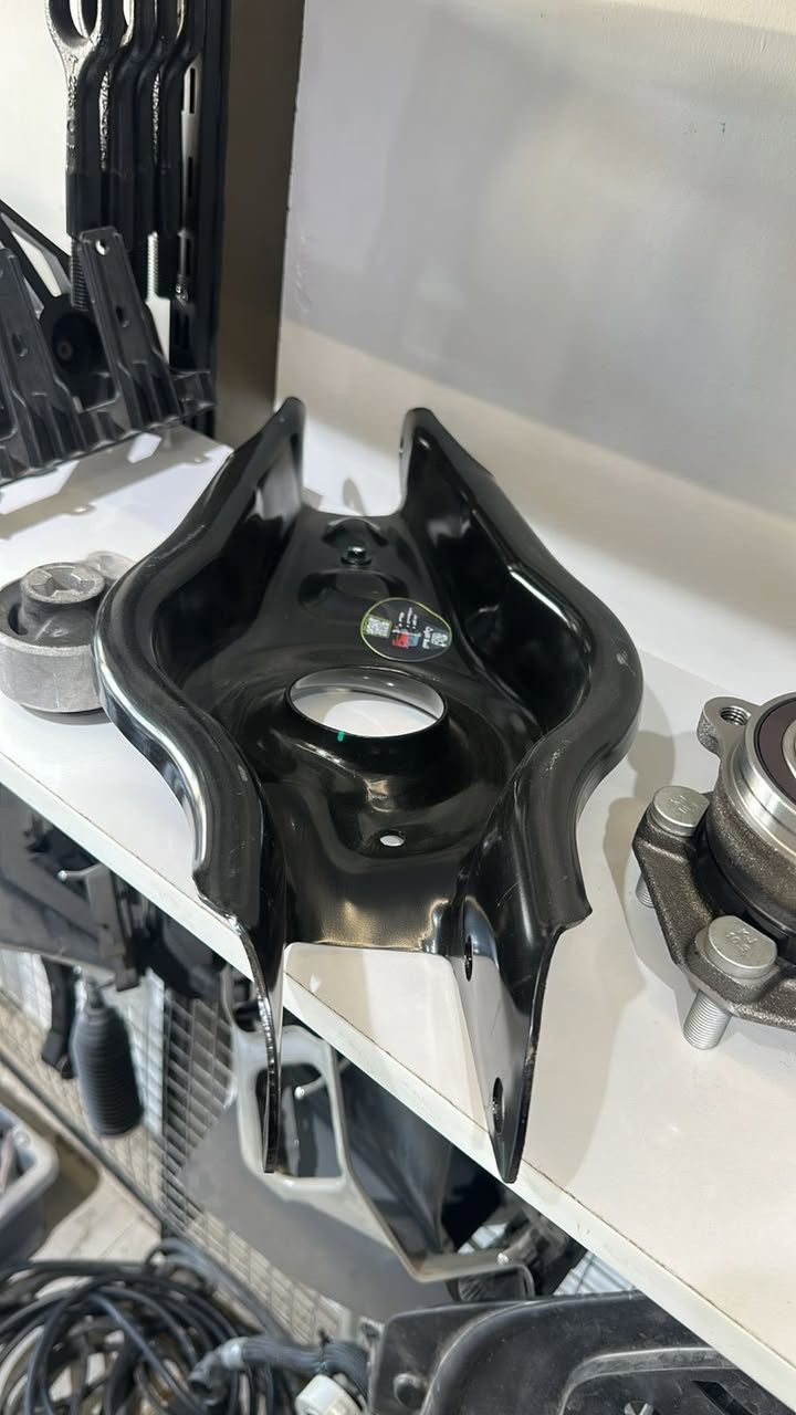 السلام عليكم
تسلا الليث EV-Tech
متوفر لدينا كل ما يخص تسلا اكسسوارات قطع غيار 
بغداد الدوره الاثوريين 
***********
***********
***********
