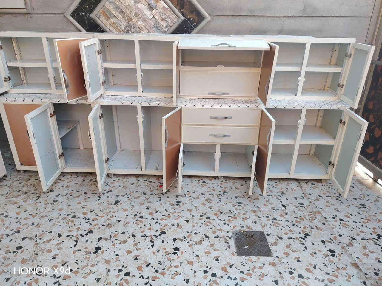 كاونتر تفصال حطاطه 6 أمتار فول نظافه سنك مرمر الشراي يتصل أو يدخل خاص *********** مكاني كركوك حي الحجاج
