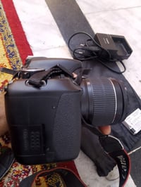 كانون D600 مع عدسة 18-55 وشاحنة  بطارية  احزام  للبيع التواصل  ع خاص و...