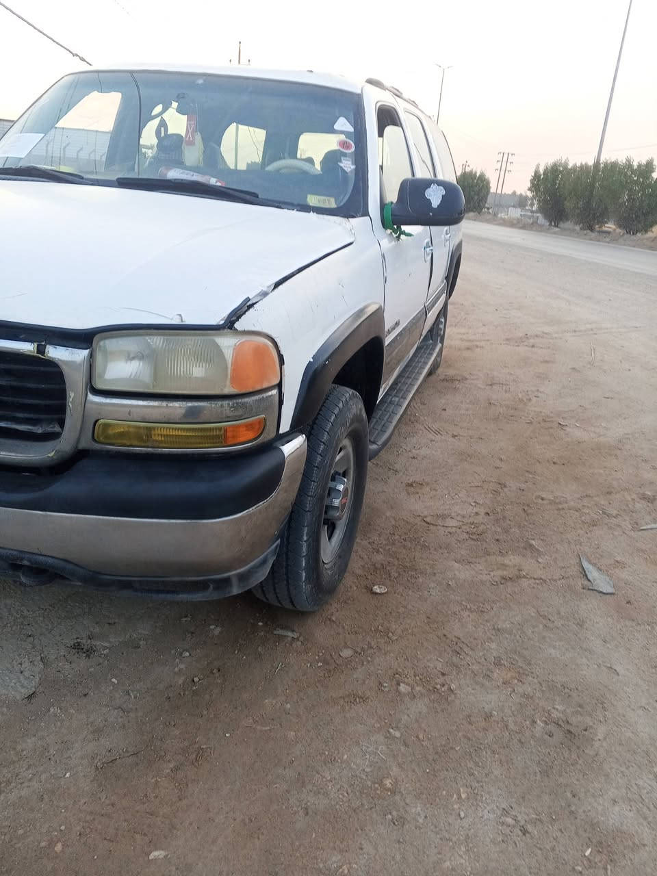 سلام عليكم سياره جمسي لبيع او مراوس  سياره جاهزه من كلشي رقم بغداد الماني موديل 2002سياره خير من الله سعر 60وبيهه مجال مكان سياره ديوانيه رقم الهاتف ***********
