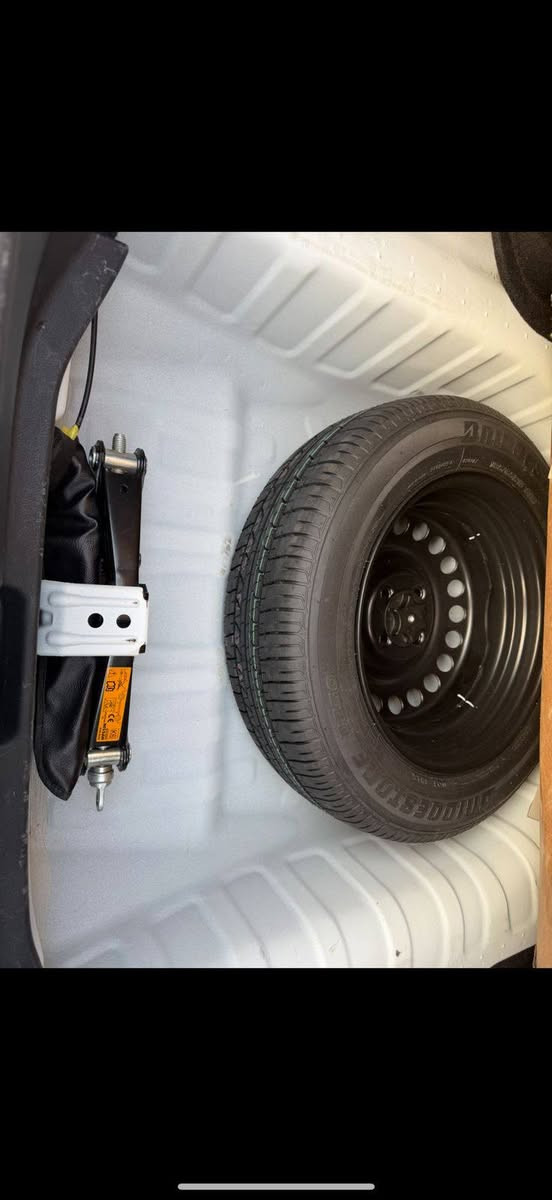 سلام عليكم نيسان سني موديل 2023 من بغداد مكفوله من طخه وصبغ كير مكينه مكفوله تخم تاير جديد سنويه 29 سعر 114 وبيه مجال بسيط بغداد حي القاهره رقم ***********
