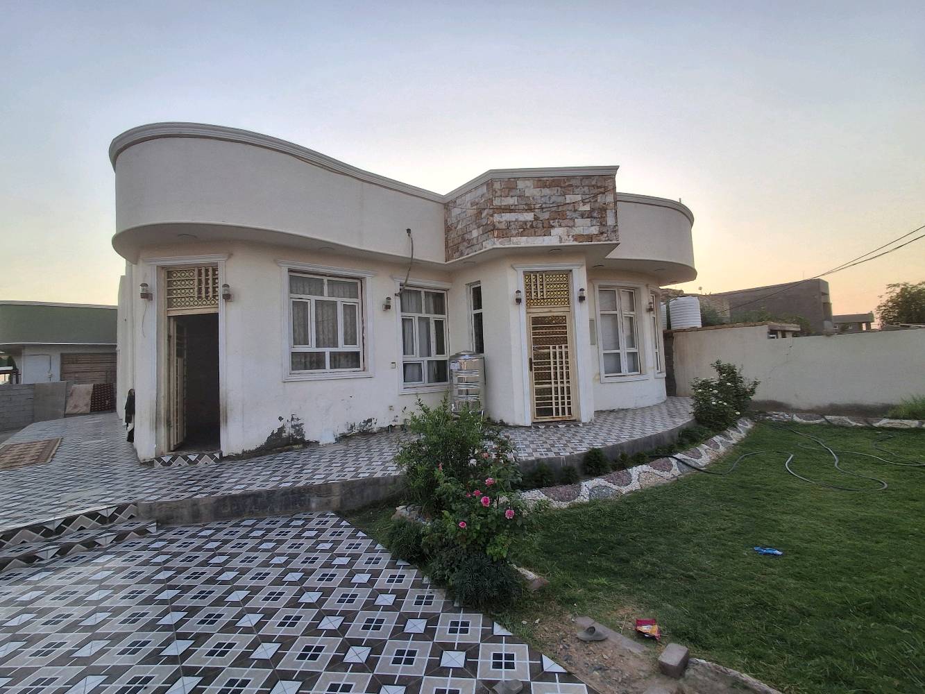 بيت للبيع حي الجوادين في الشاخه سند طابو زراعي 25