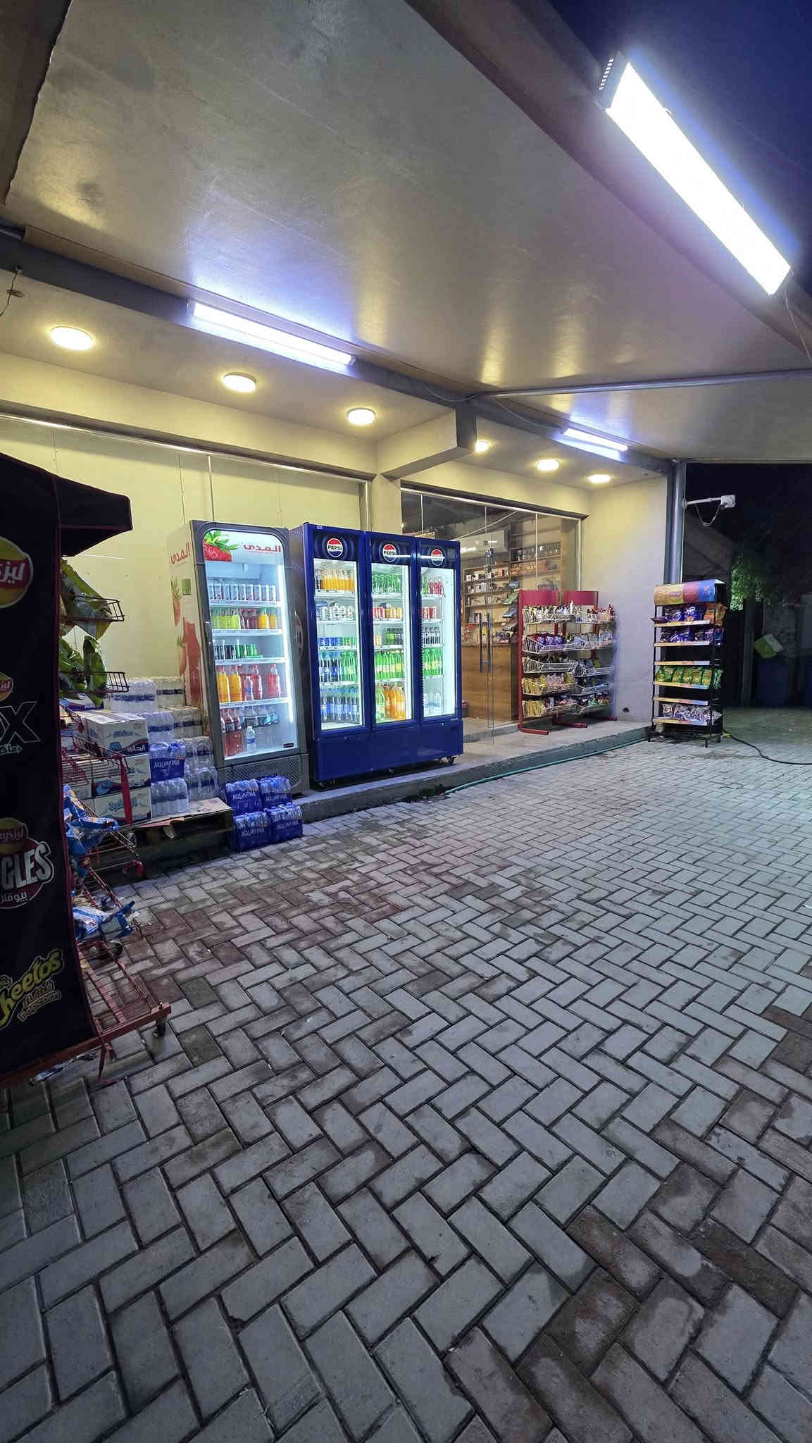 السلامعليكم للبيع أسواق تحتوي عل ٦برادات عامودي ٢ شركه تحتوي عل ٦عارضات طرحيه ٢شركه سبلت كنتوري ٣طن  سستم كامرات السعر ١٨ وبي مجال مكانها بغداد الدوره المهديه الثانيه سبب البيع لعدم التفرغ***********
