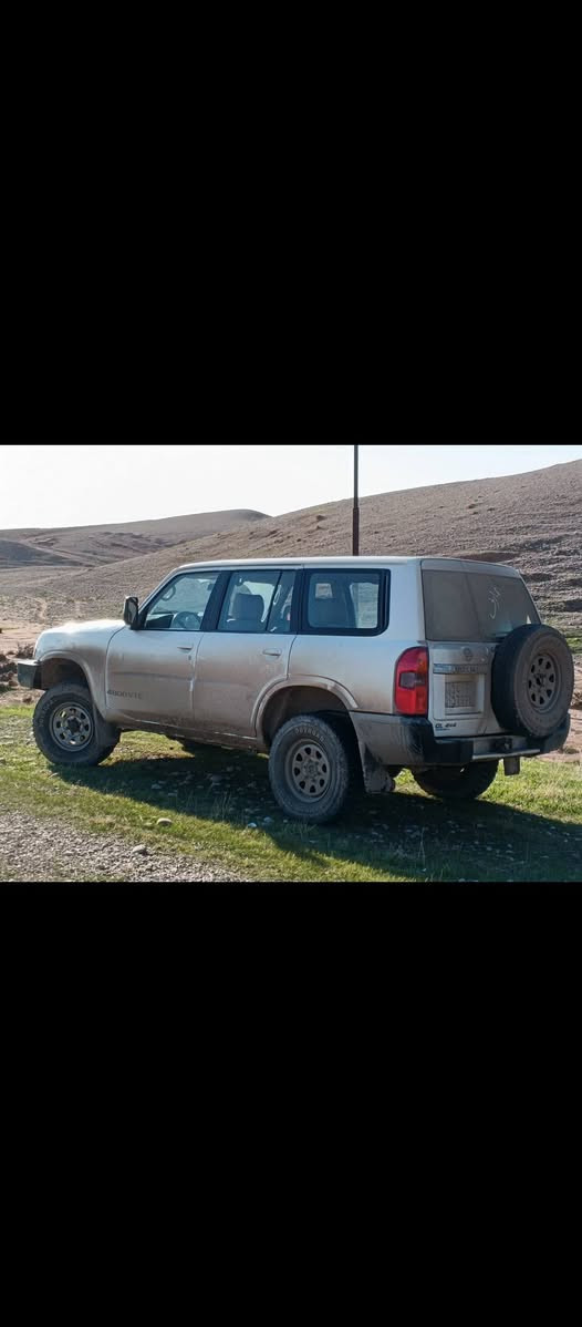 للبيع نيسان بترول ٢٠٠٥ كاز رقم بصره دولي سياره مصبوغه حزام مكفولة من دعمه ولخياس تخم تاير السعر١٢٠ وبيهه مجال لاستفسار لاتصال ***********
