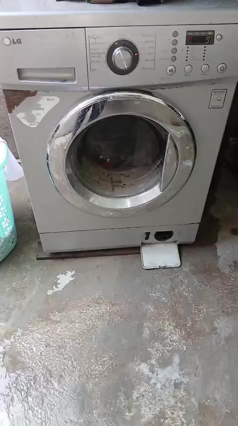 غساله ماعرف شكم كيلو لو8لو10 للبيع كدام العين شغاله مابيها عيب نوع ال  LG 
***********
