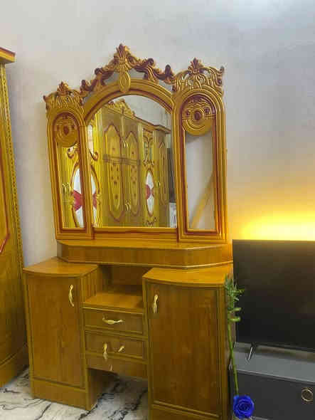 ***********
شراي يراسلني واتساب 
بغداد العبيدي
