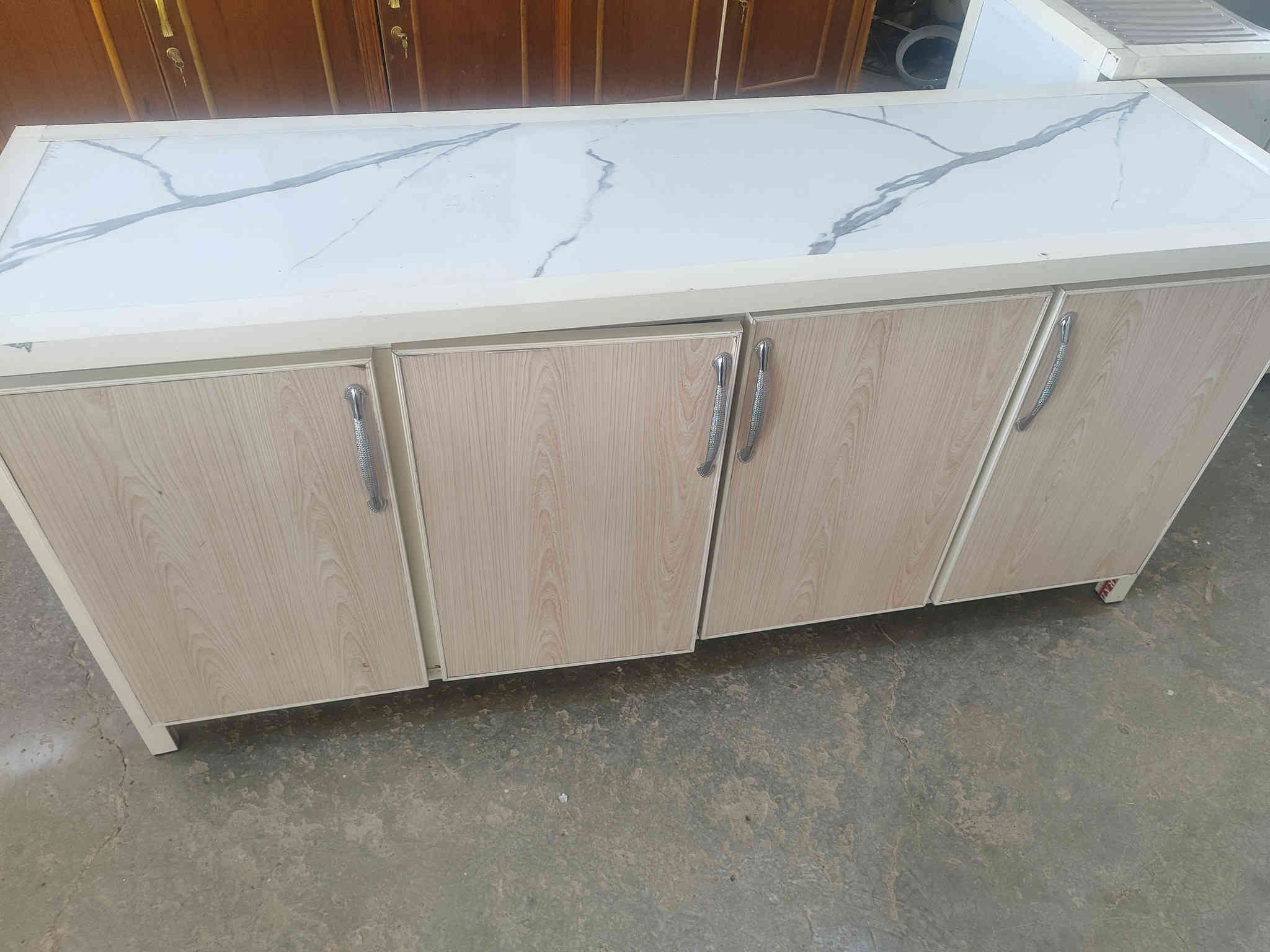 وجبه جديده للبيع المواد المنزلية المستخدمة
(البالة) الكاونترات بسعر جمله واليريد فصال هم موجود ( البيع نقد او اقصاد ) محلات (ليث ال سطام) 
ناحية الشورة بالقرب من خزان الماء  الرقم ***********
