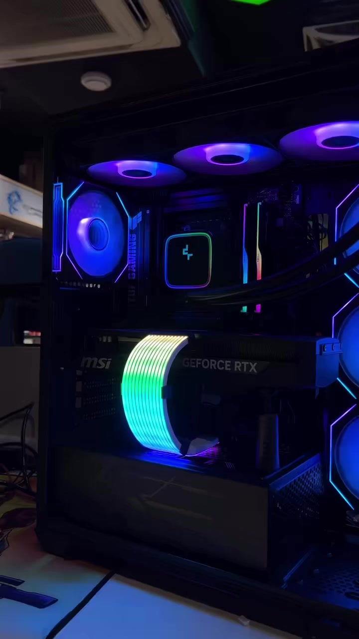 المعالج (CPU)
المعالج (CPU)
AMD Ryzen 7 7800X3D
 
 (Motherboard)
 (مثل MSI B650 Tomahawk  
 
كرت الشاشة (GPU)
 NVIDIA RTX 5070Ti

الرام (RAM)
32GB DDR5 6000MHz 
 
التخزين (SSD)
1TB NVMe PCIe 4.0 (مثل 
 
مزود الطاقة (PSU)
750W – 850W Gold (مثل )

الكيس (Case)
كيس تهوية ممتاز (مثل NZXT H5 

تبريد المعالج (Cooler)
  DeepCool AK620

للبيع.

ملاحضة وياها (شاشة حجم 27 4k)


**إذا كنت صاحب هذا الإعلان وتريد حذفه لأي سبب، رجاءا أرسل رسالة إلى الدعم الفني**