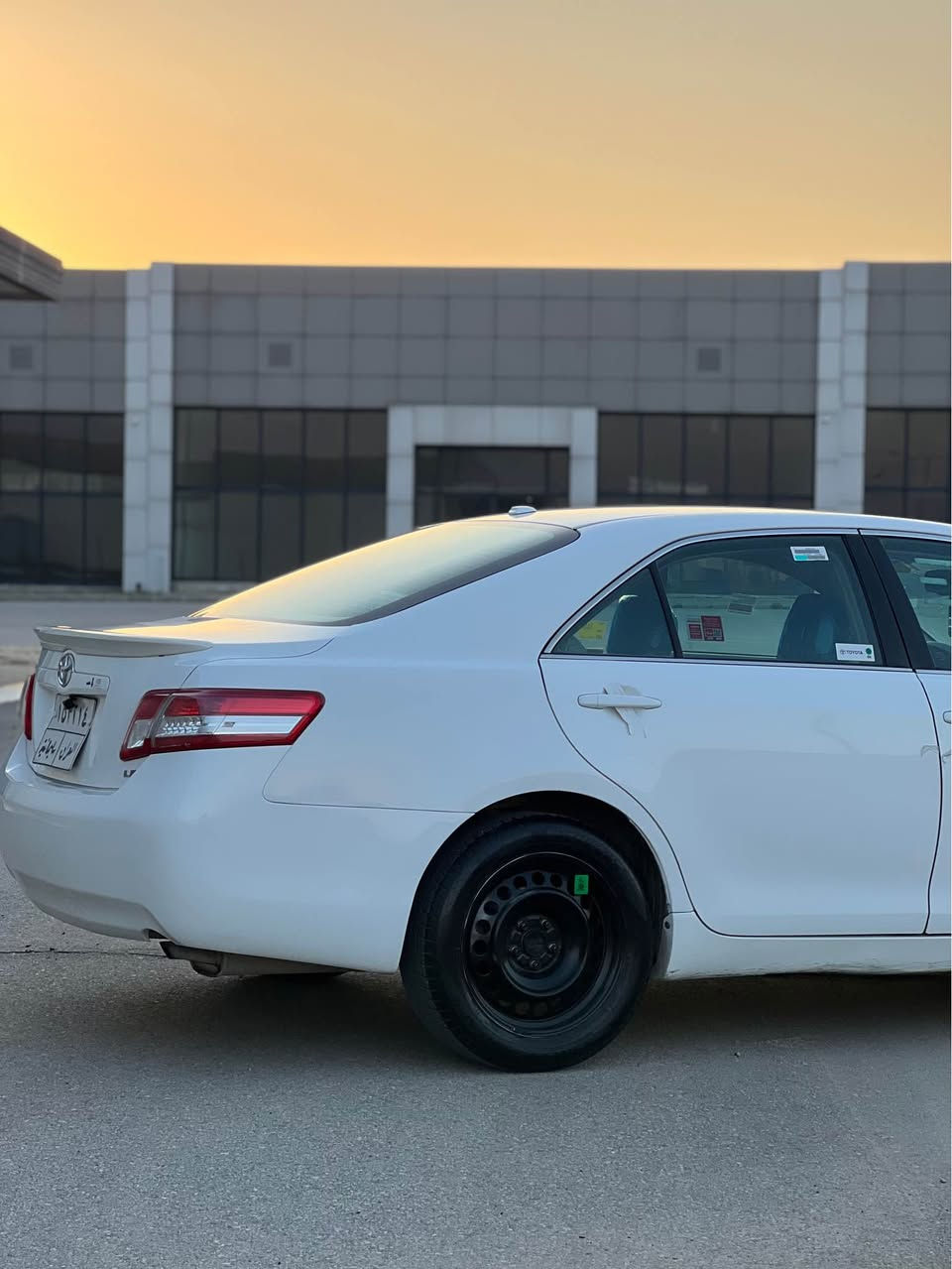 Camry 2011 LE
ئەمریكی كوشن كارەبا - ٤ جام ئۆتۆ
٣ سویچ بیلادی ماوە
یەك پەڵە بۆیاخی هەیە بێناو گرتن 
٣ پەلە ساردی بچووكی هەیە 
ڕۆنی گێڕو مەكینەی تازە گۆڕاوە 
٤ تایەی تازەی لەسەرە  
سەنەوی بەسەر چووە
گێڕو مەكینەی بەشەرت 
سعری ١٢٢$ مەجالێكی برایانەی تیایە 
شوێن سلێمانی 
*********** السليمانية, العراق
