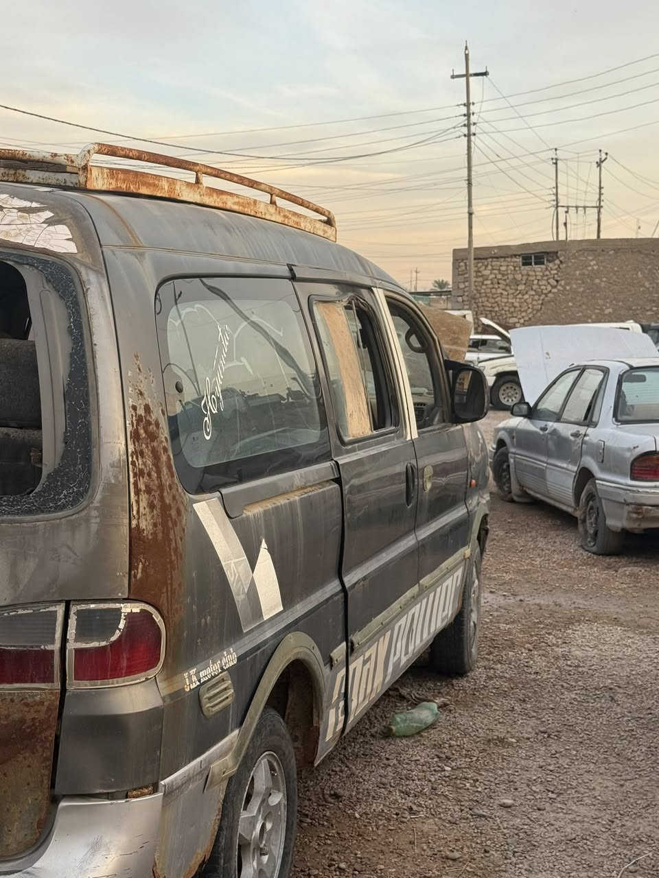 ستاركس موديل ٢٠٠١ مزاد مديريه مرور سياره تحتاج ترتيب مكان سياره الرمادي استفسار ***********
