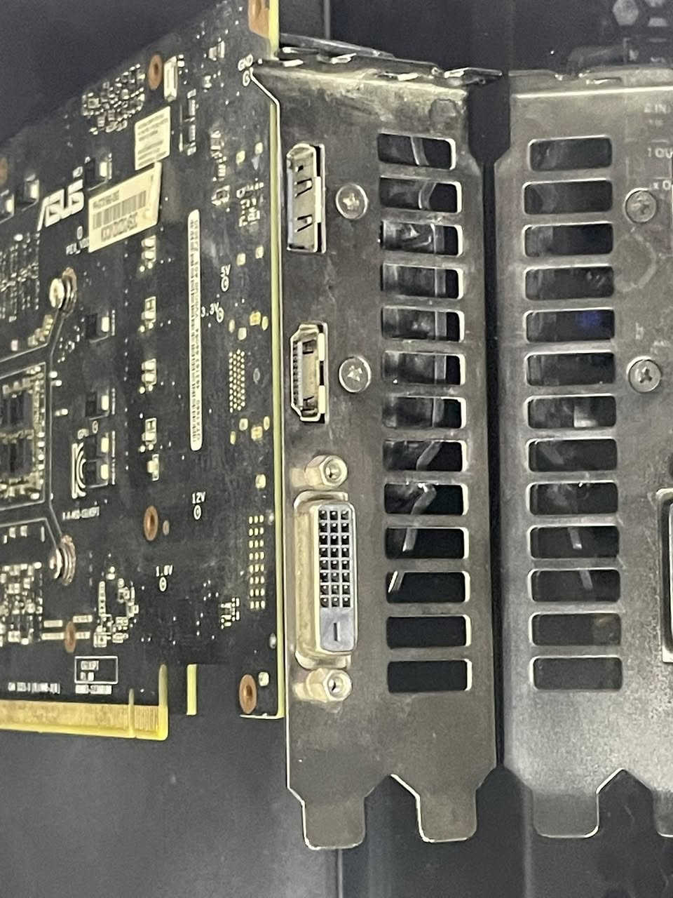 توفر كرت شاشه Asus Gtx1660 1fan  الكرت شغال كلشي مابي قبل اسبوع بدلته معجون حراري جديد و متوفر جميع الفحوصات مثل الفورمارك
السعر : 130 الف


**إذا كنت صاحب هذا الإعلان وتريد حذفه لأي سبب، رجاءا أرسل رسالة إلى الدعم الفني**