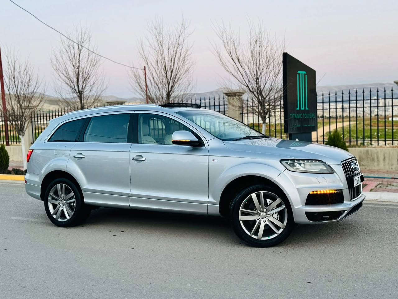 ﷽
ئاودى Q7 S-line Quattro 2012 فول مواصفات ١/١
مواصفات خليجي وكالة شريكة سردار ضمان دولي
لون سلفر
------------------------------------------
مكان🌆: سليمانى                سعر💵: 134$ 
هاتف☎️:*********** /// ***********
-----------------------------------------
محرك سته سلندر V6 3.0L سوپه ر چارچ محرك بنزين
گير و محرك بشرط مابي سوت و دغان و صرف  خلل مابي
ماشية 105 الف حقيقي 
-----------------------------------------
سيارة حيل حيلوة جديد ماشالله
بدون صبغ 
سيارة كل على وضع بيلادي
سنوي بسمي تحويل نفسل يوم  
سنوي و ارقام جديد ٢٠٣١
----------------------------------------
مواصفات
{ بصمة - پانوراما - داخل اصفر - صندوق شفت - ٣ پردة - ماوس - ٧ راكب - كشنات جلد - كشنات كهربا - سيدي بوكس - تبريد مركزي - كاميرا - حساس خلفي و امامي - لايت ليد - ڤوليوم - تحديد سورعه - وبعد )
------------------------------------------
اربع تايرات و ويل بيلادي جديد
ته حويل غه رامة بشرط سنوي بأسمي
سيارة شرط بدون اى نواقص گير و محريك و حدادي و كاهرباى كولة بشرط
-------------------------------------------
بسم الله الرحمن الزحيم
‏ AUDI Q7 quattro S-line 2012
ئاودى موديل Q7 S-line 2012فول فول مواسفات پانؤراما
مواسفات خليجى سفرى شه ريكه ى سه ردار زه مان
ره نگى سلفه ر 
----------------------------------------
شوين🌆: سليمانى              سعر 💵: 134$ 
موبايل☎️: ***********
                                              ***********
----------------------------------------
مه كينه V6 شه ش بستؤن 3.0 سوپه ر چارچ به نزين
گيرو مه كينه ى به شه رت
سه وت و سه رف و خه له لى نييه به شه رت
 105 هه زار حه قيقى رؤيشتوه
----------------------------------------
بي بوياخه 
زؤر جوان ماوه ته وه و نمونه يه له جوانيدا
به ناوي خومه وه يه سه نه وي تا ٢٠٣١ تازه يه
----------------------------------------
مواسفات
( به سمه - پانؤراما - ناوزه رد - په رده - سندوق شه فت  - كوشن جلد - ماوس - سيدى بؤكس -سئ ريز كوشن - ته بريد مه ركه زى -  كاميرا - حاسه ى پيش و دوا - لايت ليد - ڤؤليؤم - تحديد سورعه - زؤر مواسفاتى تر )
-----------------------------------------
چوار تايه ويلى تازه ى و كامل سيرڤزى بؤكراوه
سه نه وى به ناوى خؤمه وه يه
ته حويل و غه رامه به شه رت
{{ گير و مه كينه و كاره باى و هه موو گيانى به شه رت }}
-----------------------------------------
