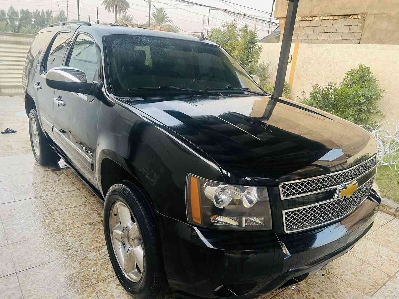 السلام عليكم 
جديد جديد جديد 
للبيع تاهو 2014 ادوات LTZ فول مواصفات 
مكفولة من الكص ومن السرقة 

مكفولة كير ومكينه واكسل 
المواصفات 
دوسات كهربائيه شفط ( تفتح الباب ينزلن الدوسات)
كشنات جلد 
كشنات كهربائي 
شاشة بل دشبول 
شاشة بل قماره 
كشنات منفصل(ملكي ) 
كامره خلفية 
كشنات تدفئه 
ويل كب 
باب خلفي كهربائي 

معروفه مواصفات LTZ 
بيها اهواي مواصفات 
السعر 110 وبيها مجال 
العنوان بغداد 
الهاتف/ ‭***********
