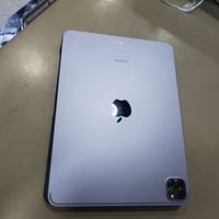 ايباد ١١ برو • معالج ام تو • ٢٥٦ جيجا