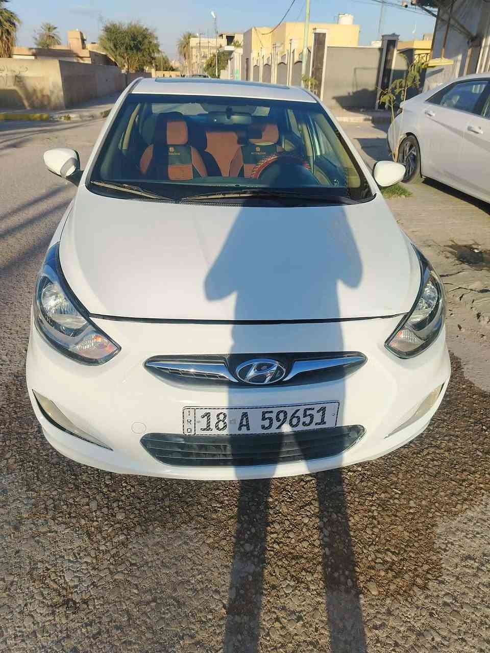 سلام عليكم سياره نوع اكسنت خليجي موديل 2014فول فتحه شاشه كامره حساسات امامي خلفي تحكم ستيرن جهتين شاير مري مري شفط منضومه كشاف زنون كفاله كير مكينه حداديه تخم تاير تبريد كفاله من ضربه او تبديل او صبغ مكينه حجم 1600العنوان كربلاء السعر 98 بيها مجال بيع فقط. ***********
