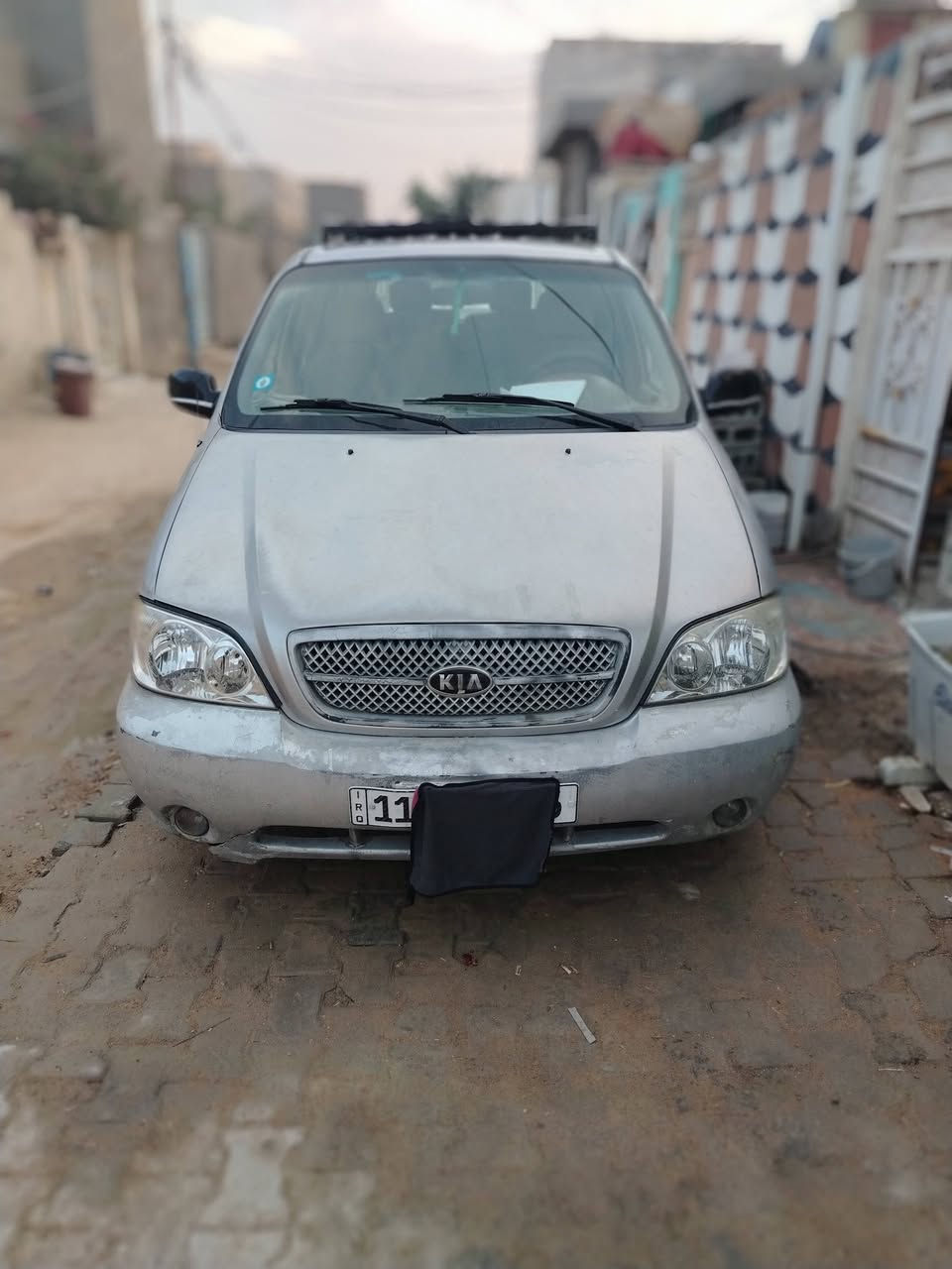 سلام عليكم سياره سيدانه  7راكب مديل 2004رقم بغداد نكليزي مكينه و كير  خير من الله سعر 65 رقم الهاتف  ***********
