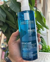 لاروش بوزيه • جل رغوي • مناسب للبشرة الدهنية