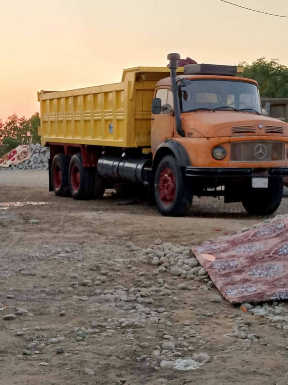 اقجم اللبيع موديل 82ابلاديه بيه بجم تبخير فقط مكنيه استندر كير 111مجموعه18تخم تاير اسياره الاف ماتخلي عليه كبل الشغل ***********
