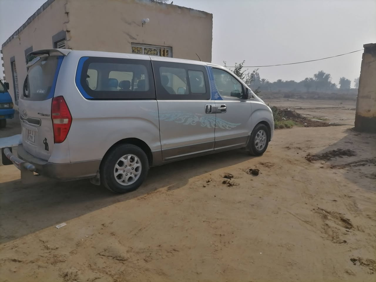 ستاركس 2010 مفتوح ومحور مسكر 7 سبلاين رقم بصره انكليزي مكان السياره ذي قار الغراف للاستفسار اتصل ***********
