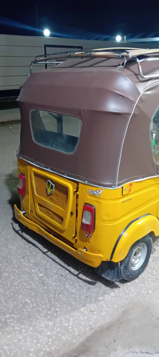 السلام عليكم 21 شهر 9 رقم بابل نكليزي محرك تجفيت شركه كشر نضيف شوفت عينك المكان القاسم  السعر ب 7 وبيه مجال بسيط ***********
