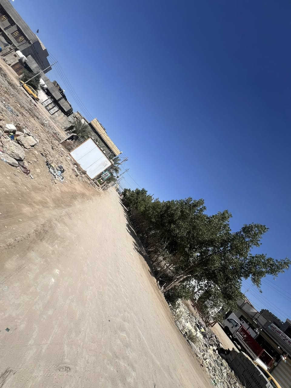 السلام عليكم للبيع بيت مساحه100
عنوان خلف مجمعات سيد اسماعيل سعرها45وبي مجال 
شراي اتصال***********
***********
