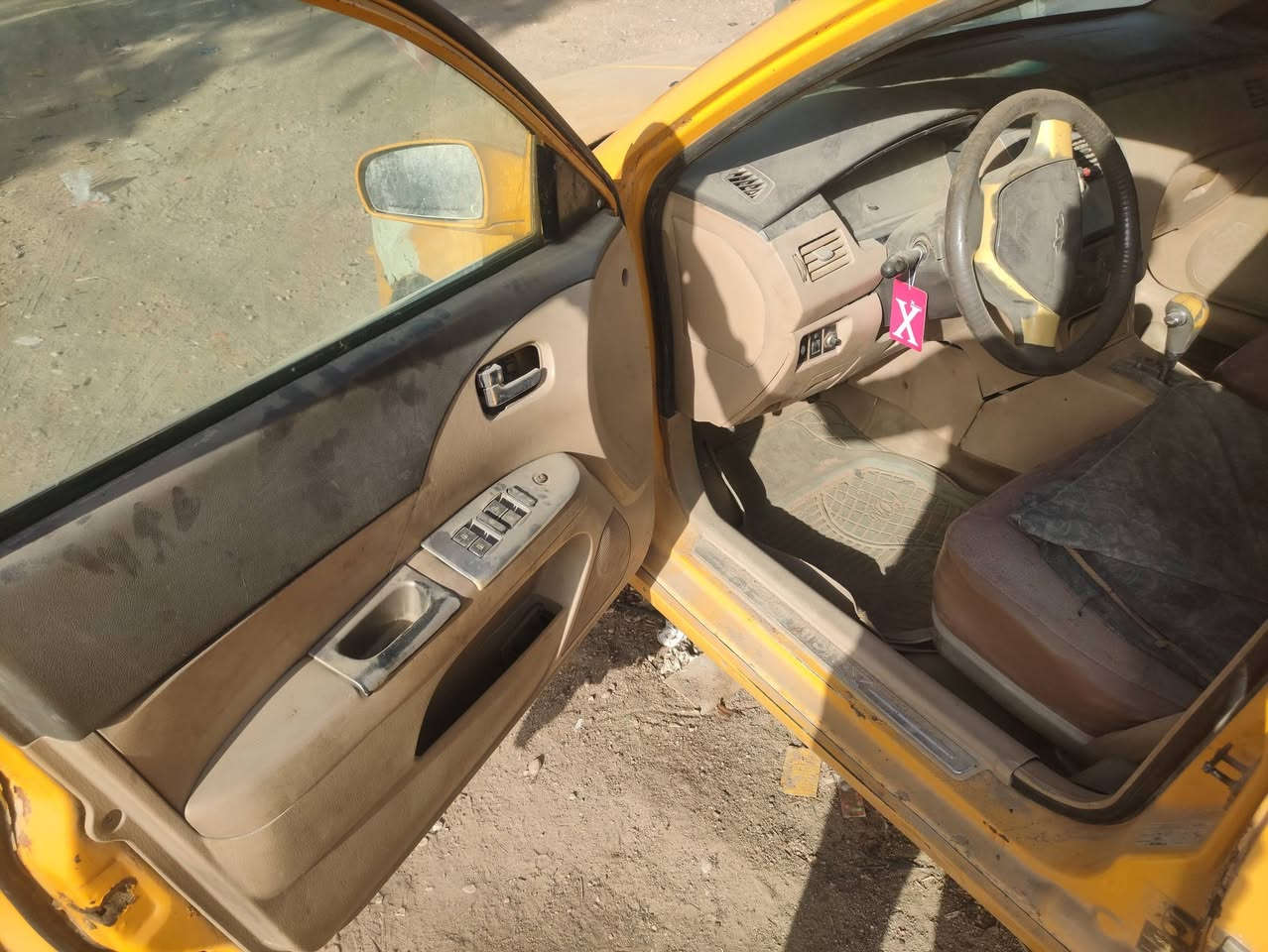 سلام عليكم شيري A5 موديل 2010 للبيع مكينه محور كورلا دجتها طاكه براغي واكعه بلكاع من جهه السايق وكيرها متفلشه بي دشالي ماينمر بس عل اول وعله البك بدون راعي كفاله سرقه وطلب فقط ابيع كوم حديد سعر8اوراق وبيه مجال ***********
