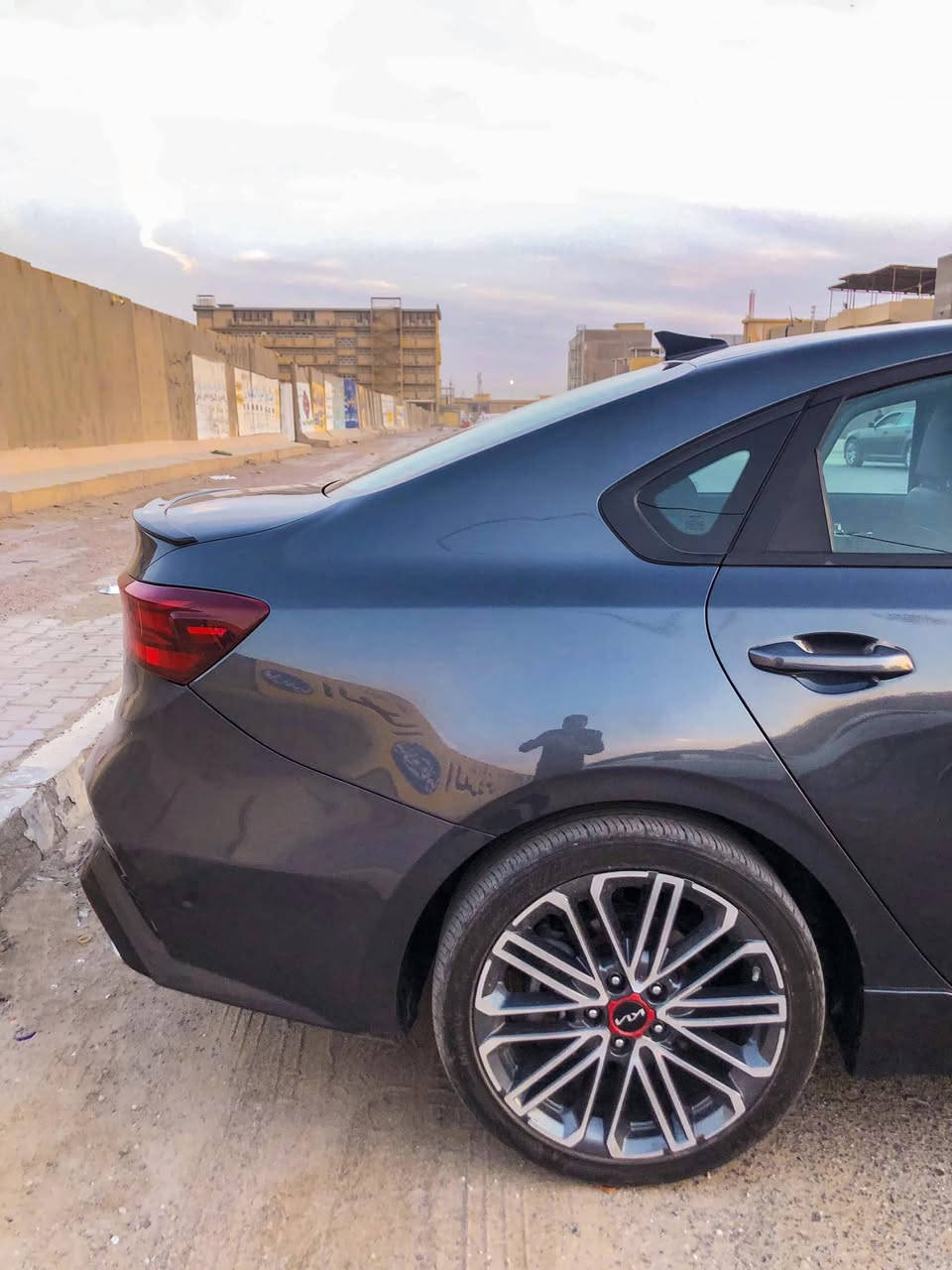 السلام عليكم 
كيا فورتي ( GT  ) اعلى فئه بالفورتي
 بدون حادث فقط دعاميه طخه  
وارد امريكي دخول جديد رقم اربيل الجديد
ماشيه 15الف مايل 
موديل 2024
دخول بصمه ذكي
نظام ترحيب
تشغيل عن بعد 
بصمة ابواب
حجم المحرك1.6T تيربو
شاشة كبيرة Apple Car Play
سايد بريك بصمه
اوتو هولد Auto Hold
حساس ضغط الاطارات 
 كامره دواره خلفيه 
رادار امامي 
 اشاير في المرايا+رادرات جانبية
نقطه العمياء
قيادة ذاتيه 
تحديد مسار
مثبت سرعه Cruise
توقف ذاتي
تبريد شاشة + مناخ منفصل  
كشنات جلد ( GT )
اشاير بالمري 
لد ترحيب 
لد امامي LED
لد خلفي LED
جنطه كهربائي 
ويل كب كروم 
اوضاع قياده
نظام نورمل Normal
 نظام سمارت Smart
نظام سبورت Sport
تحكم ستيرن جهتين  
السعر 172$ وبيها مجال  
الاستفسار والتواصل ***********
