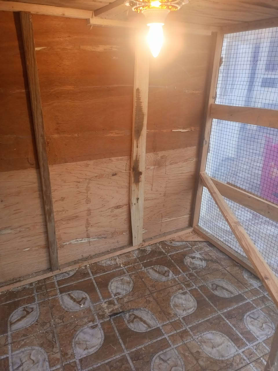 السلام عليكم قفص جديد تسكام نجاره سعره مناسب ***********
