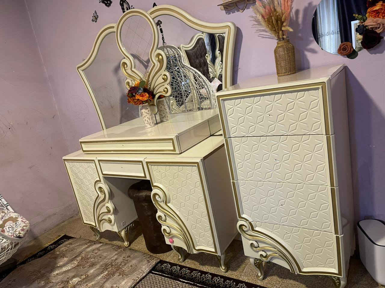 غرفة جديدة سعرها 850 مع الشد والنقل داخل الموصل
للاتصال ***********
