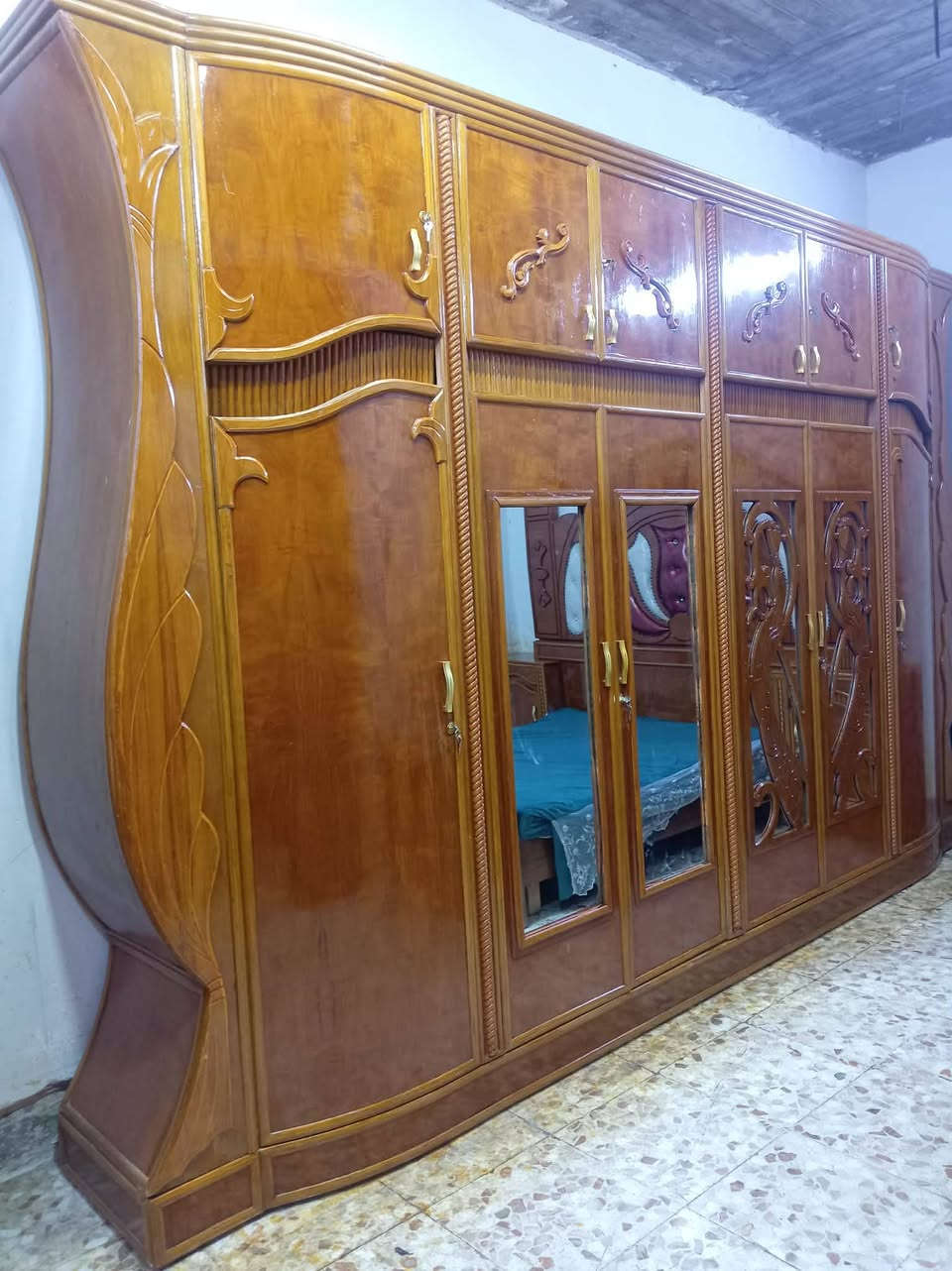 مكلف بلنشر غرفه تسكام نجاره تكمه اخت الجديده متنشال درجه اولى صاج داخل وخارج مليون وبيه مجال مكانه حله للاستفسار الاتصال بالرقم ***********

