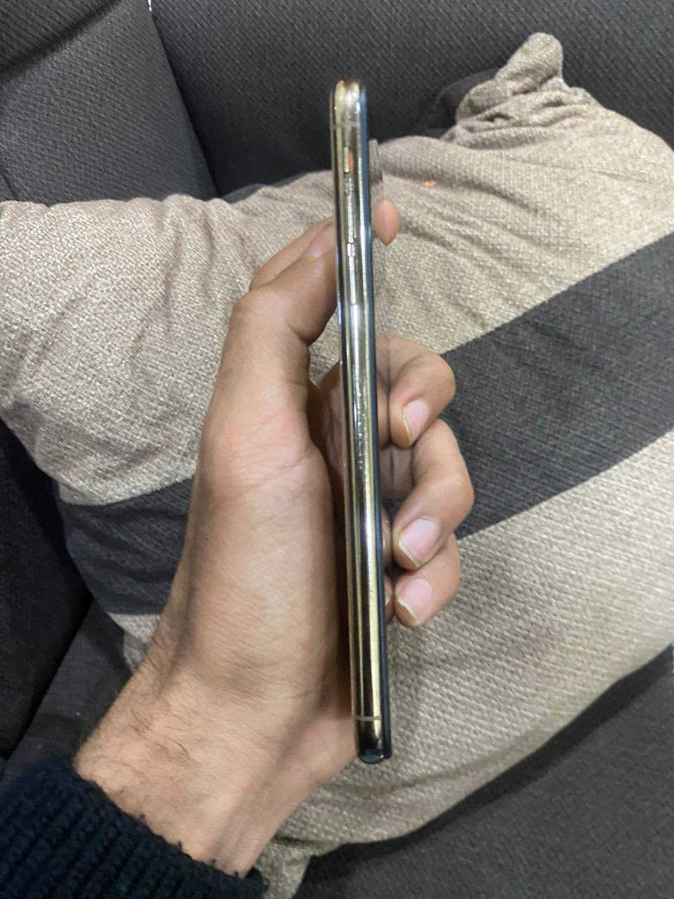 السلام عليكم ايفون اكس اس ماكس ذهبي
بطاريه ١٠٠ ميه مبدله وشاشه اصليه تلاث خيارات اصليات ثنينهن 
الذاكره ٢٥٦
السعر ١٧٠ وبي مجال للطيبين 
مكاني مدينه الصدر


**إذا كنت صاحب هذا الإعلان وتريد حذفه لأي سبب، رجاءا أرسل رسالة إلى الدعم الفني**