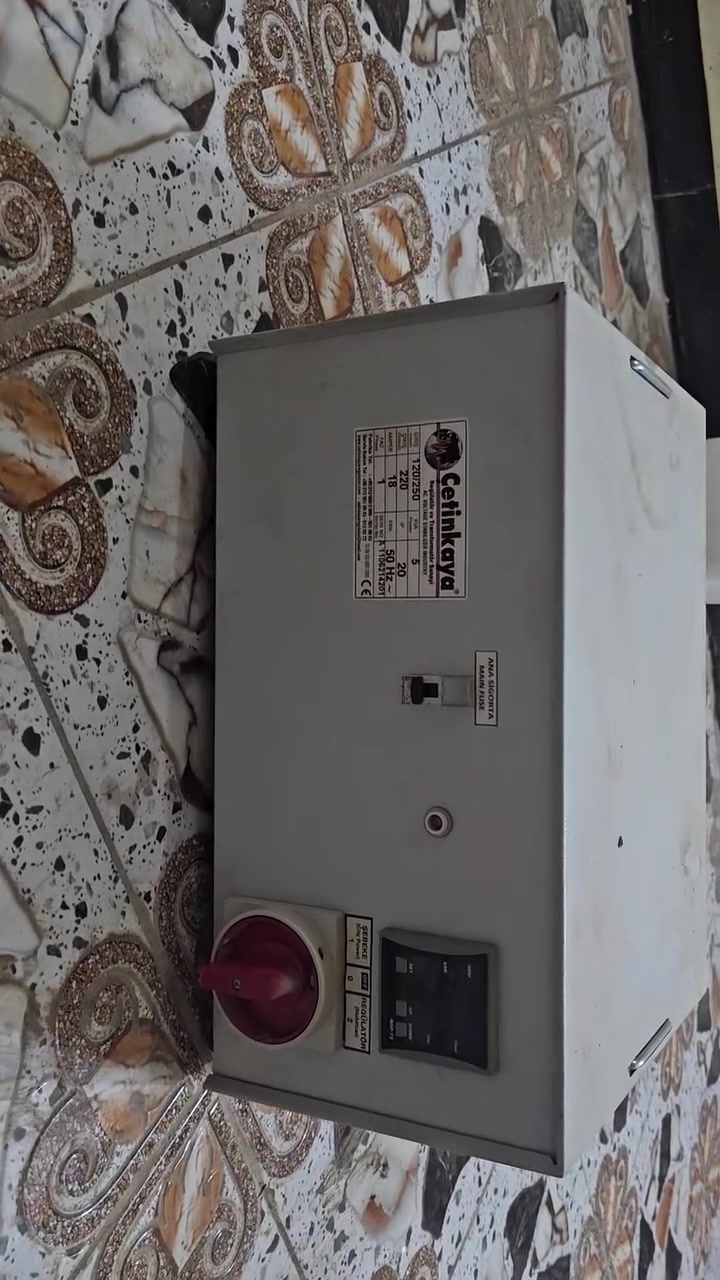 السلام عليكم اخوان عندي هاي رافع قدرة كهربائي جديدة ما مستخدمه ابد الله شاهد السعر ٤٠٠ الف وبيها مجال لتواصل اتصل واتساب الاتصال *********** . بغداد الحرية
