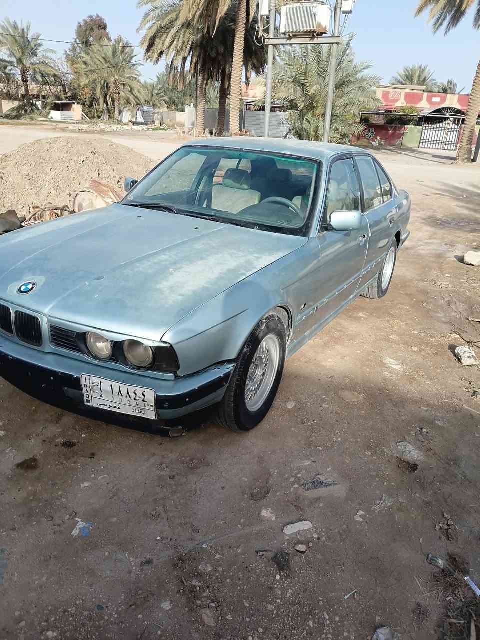 من رخصة الادمن
بي ام دبليوا ٥٢٠
رقم بغداد بأسمي
السعر ٣٠ وبيها مجال 

***********
