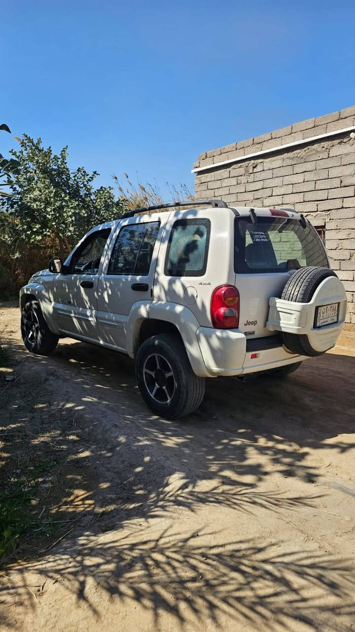 جيب ليبرتي موديل 2002 عنوان بصره المدينه سعر 55 التواصل على الرقم فقط رقم تليفون ***********
