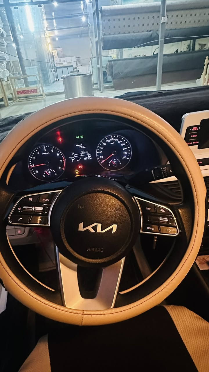 للبيع سيراتو 22 
محرك 1600
داخل لونين 
مثبت سرعه 
تبريد قطعتين 
السعر 164 
بيه مجال قليل 
بيه بارد بالجاملغ الخلفي 4 اصابع 
عنوان واسط الشحيميه 
***********
