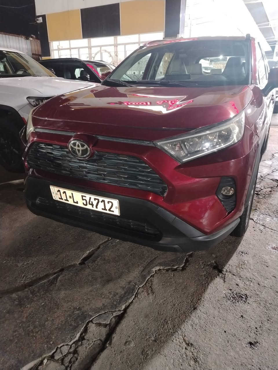 السلام عليكم اخوان
Toyoata Rav4 hybird  xle 2021
المواصفات
1-بصمه ابواب
2-بصمه
3-فول تحكم ستيرن
4- دتفئة استيرن 
5-تدفئة كشنات
6-تبريد قطعتين
7- وضعيات قياده
8-سايد بريك بصمة
9-ويل گب كروم
10-دخول ذكي
11-فتحه
12-باب خلفي كهرباء
رقم شاصي موجود بلمنشور
حادث جاملغ وبنيد
ايرباك طاك
السعر 190$ وبيها مجال بسيط
للاستفسار ***********
