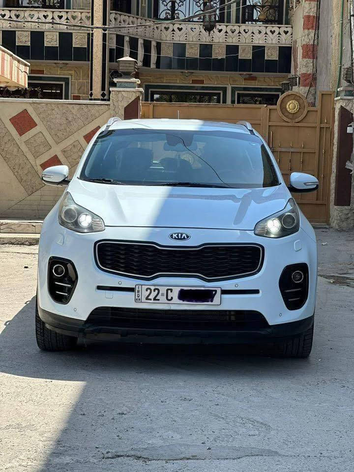 كيا سبورتج خليجي 2017  السيارة بدون حادث فقط بدون صبغ فقط بارد مفتوح محرك مبدل بي ضاغطة وزنجيل 
السعر 160 وبي مجال بغداد حي القاهرة 
***********
