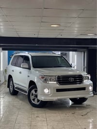 لاندكروزر • موديل ٢٠١١ • فتيس عادي