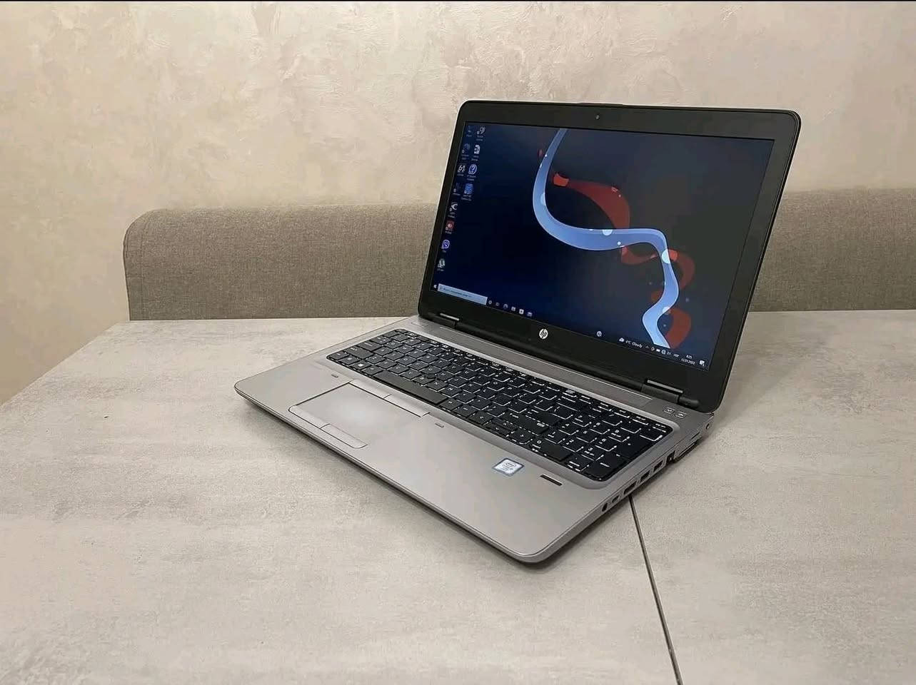 لابتوب اج بي core i7 الجيل السادس  
المعالج core i7 الجيل السادس
رام  8 كيكا DDR4
هارد 256 كيكا SSD
كرت الشاشه Intel Uhd 520حجم 4 كيكا
الشاشه حجم 15.6 انج ضد التوهج  
باتري ليثيوم 6 خلايا  شحن سريع 65 واط والباطرية ممتازة كامرة دقة hd
مشغل اقراص CD/DVD
 منفذ تايب سي و رام وسيم كرت وباقي المنافذ   الحاسبه كلش نضيفه وحلوه
السعر 300الف النجف, العراق


**إذا كنت صاحب هذا الإعلان وتريد حذفه لأي سبب، رجاءا أرسل رسالة إلى الدعم الفني**